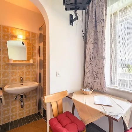 דירה Contemporary In Near Area מאיסהופן