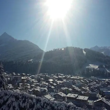 Apartman Contemporary In Near Area