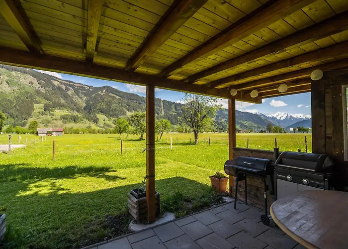 Contemporary In Near Area Daire *