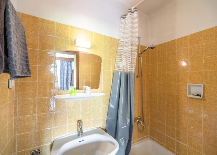 Contemporary In Near Area Daire Maishofen